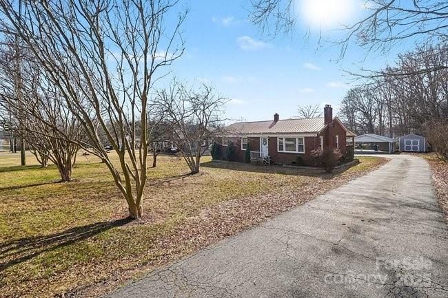 432 S Main St, Troutman, NC 28166