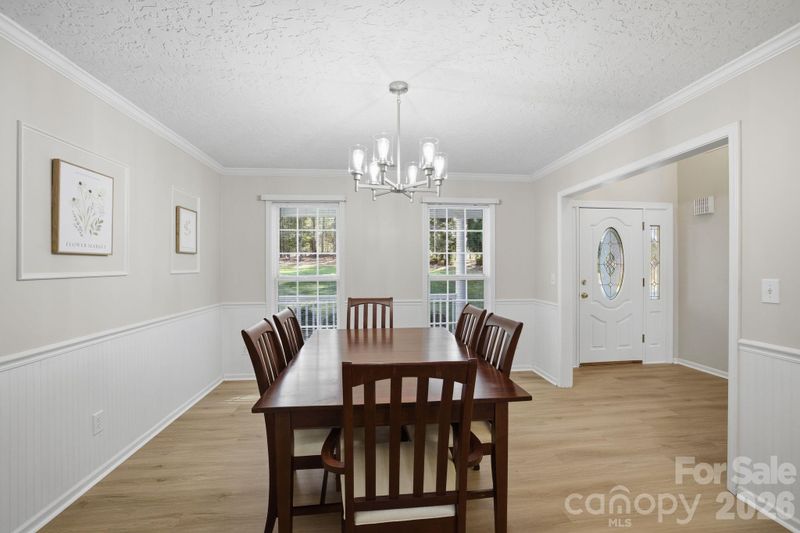 9372 Island Point Rd, Sherrills Ford, NC 28673