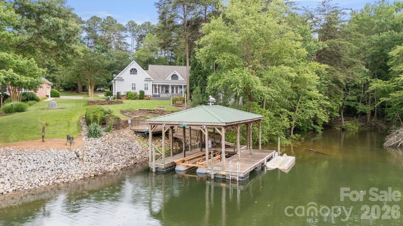 9372 Island Point Rd, Sherrills Ford, NC 28673