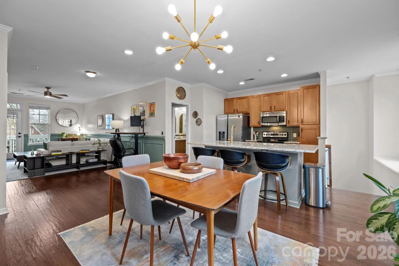 1604 Walnut View Dr, Charlotte, NC 28208