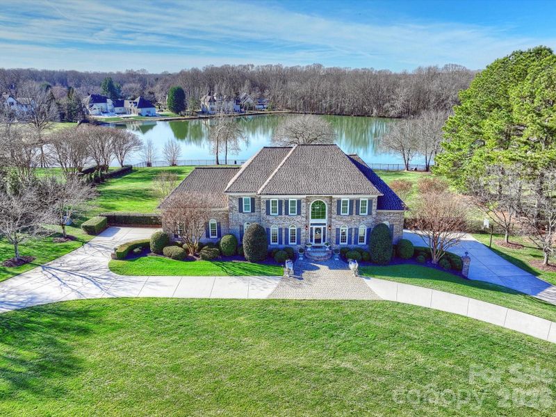 433 Landsbury Dr, Waxhaw, NC 28173