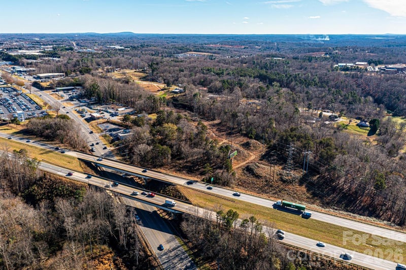 400 Us 70 Hw SE, Hickory, NC 28602