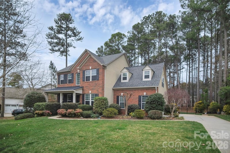 401 Brookridge Dr, Mount Holly, NC 28120