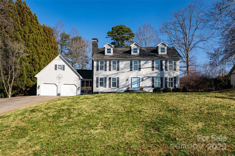 104 35th Ave NW, Hickory, NC 28601