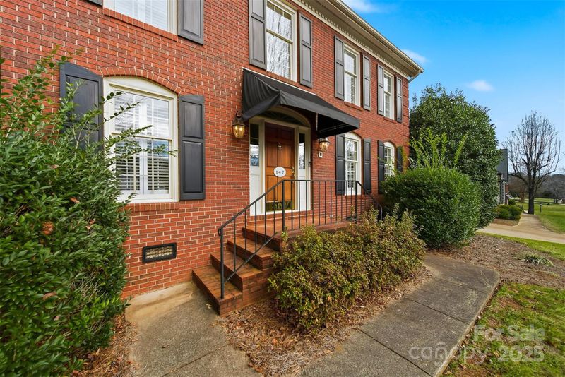 147 35th Ave NE, Hickory, NC 28601