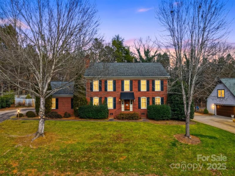 147 35th Ave NE, Hickory, NC 28601
