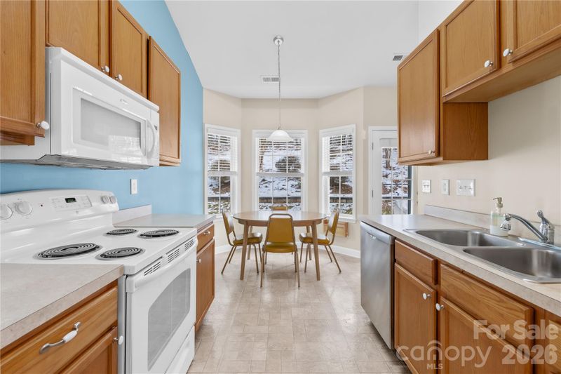 117 Ashton Bluff Cir, Mount Holly, NC 28120