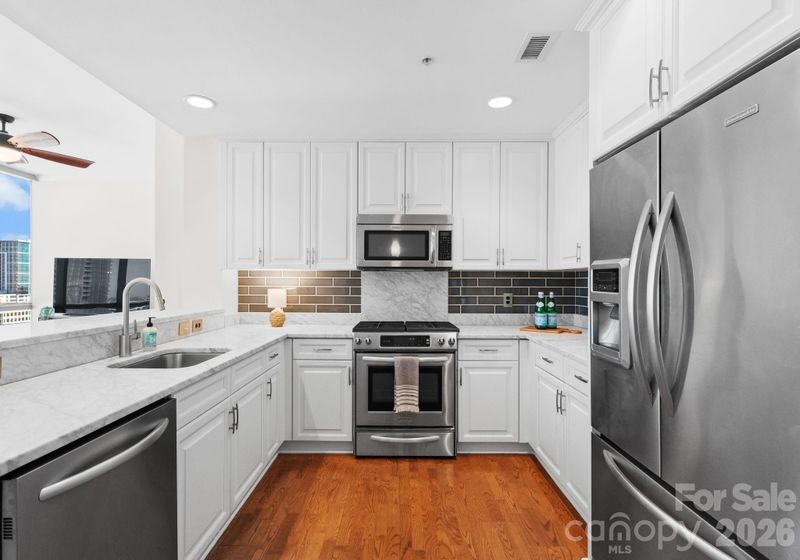 315 Arlington Ave #1601, Charlotte, NC 28203