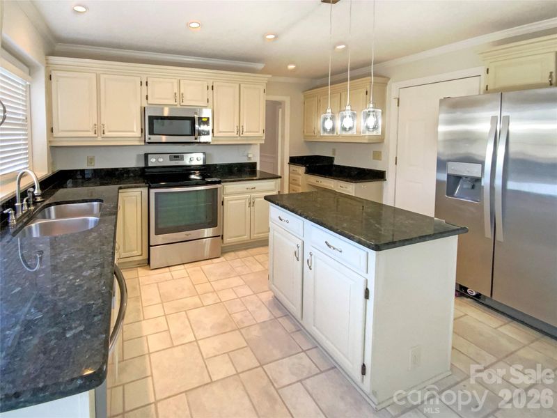 3906 Melshire Ln, Charlotte, NC 28269