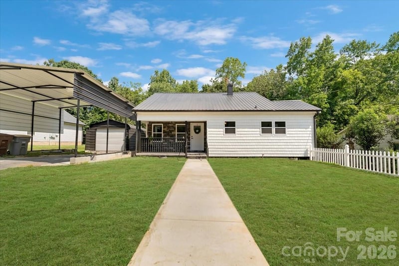 2105 Woodlawn St, Kannapolis, NC 28083