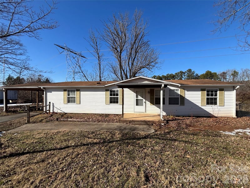 2438 Carol Dr, Stanley, NC 28164