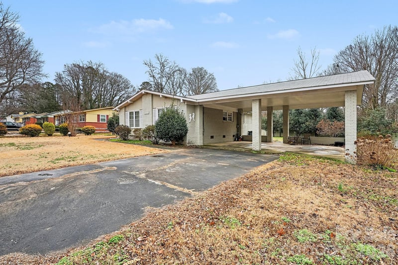 4206 Tipperary Pl, Charlotte, NC 28215
