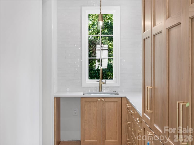 1650 Maryland Ave, Charlotte, NC 28209