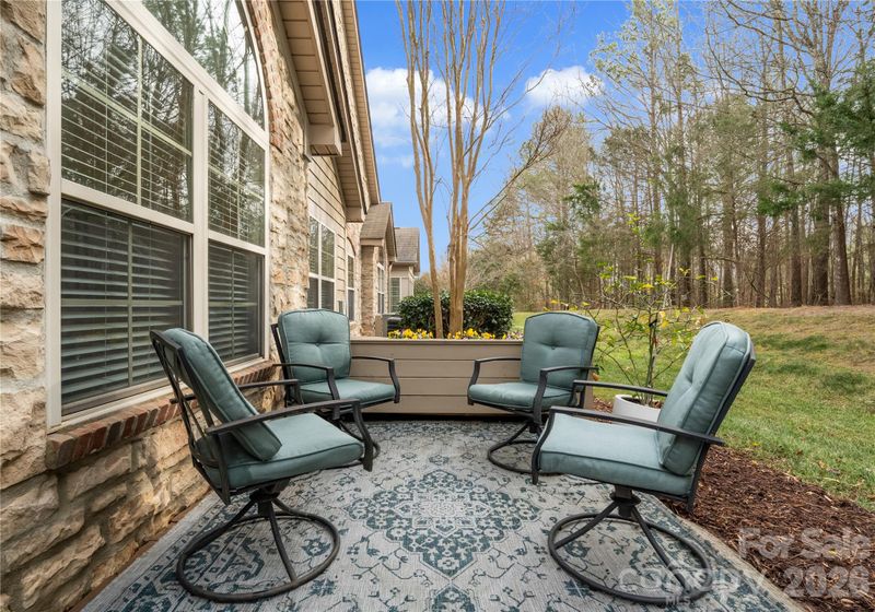 2304 Coltsview Ln, Matthews, NC 28105