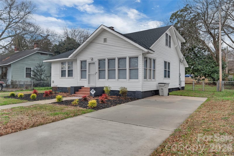215 King St S, Gastonia, NC 28052