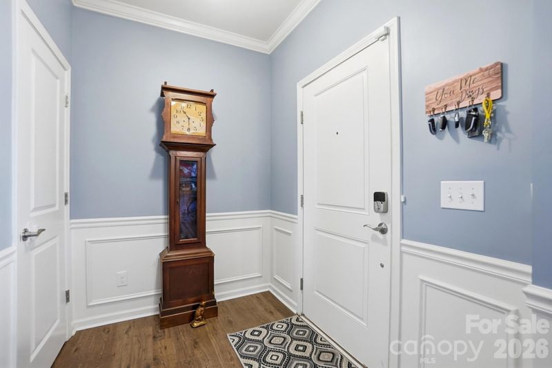 1103 Clover Ln, Matthews, NC 28104