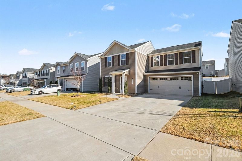 6832 Ludell Ln, Charlotte, NC 28215