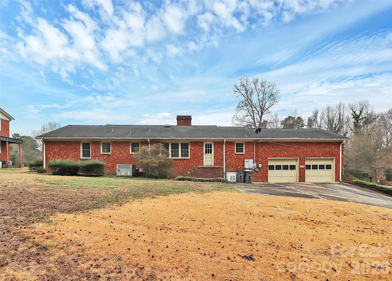 1202 Daybrook Dr, Kannapolis, NC 28081