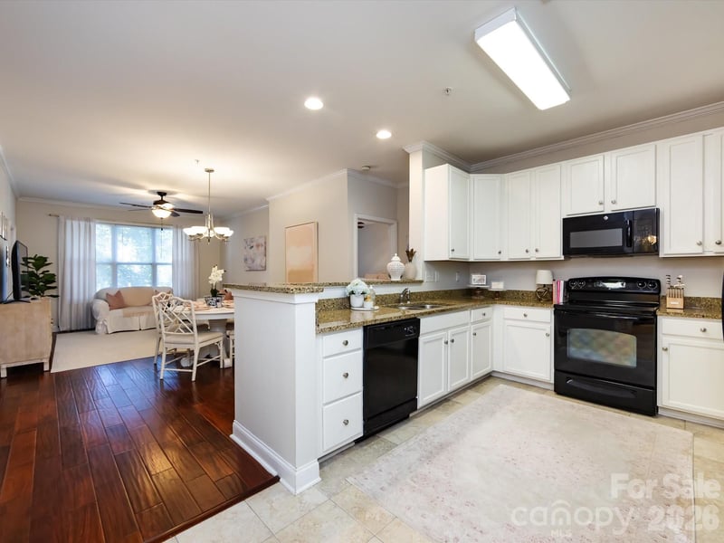 1000 E Woodlawn Rd #113, Charlotte, NC 28209