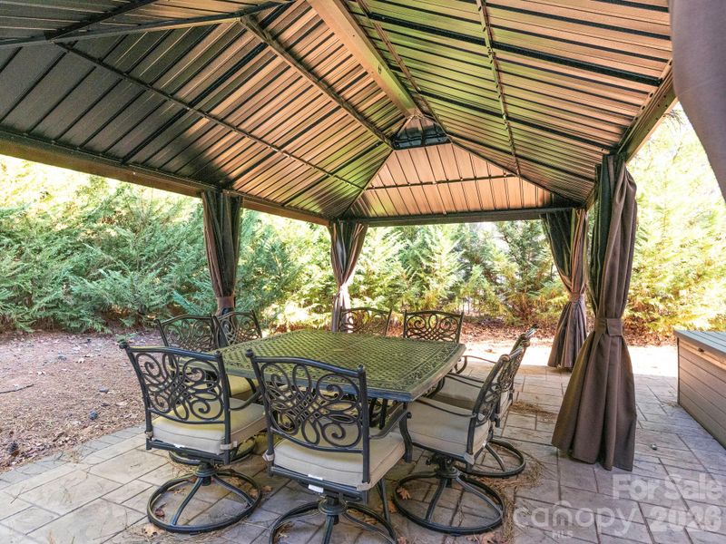 6203 Forest Pond Dr, Charlotte, NC 28262