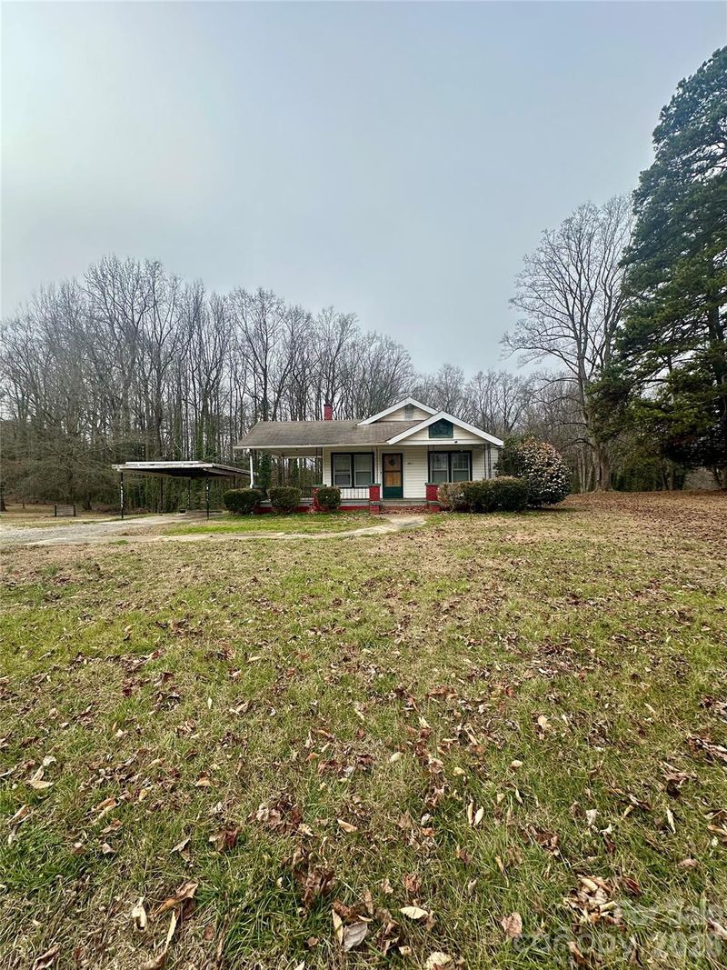 1021 N 14th St, Bessemer City, NC 28016