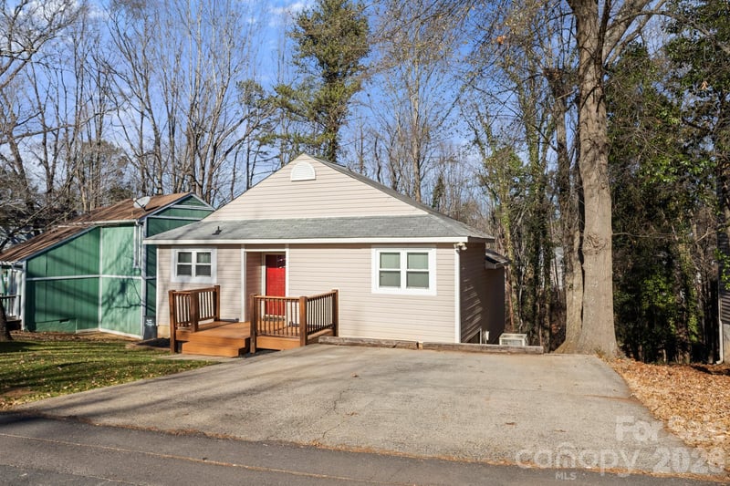 27077 Catamaran Dr, Tega Cay, SC 29708