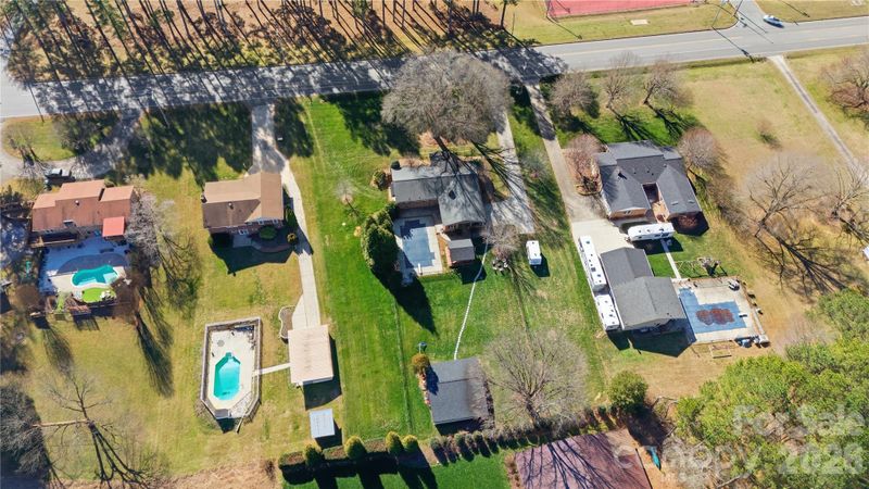 1150 Ratchford Dr, Dallas, NC 28034