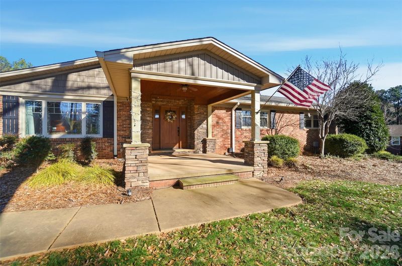 1150 Ratchford Dr, Dallas, NC 28034