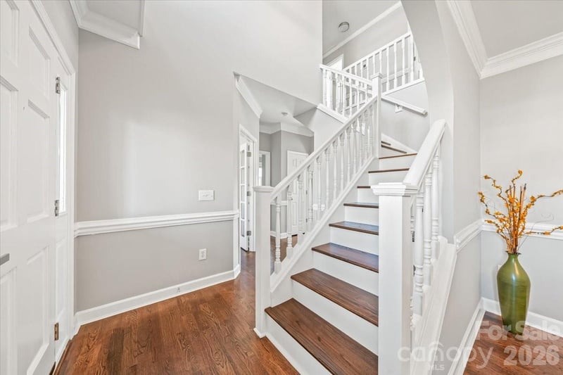 4963 Old River Dr, Hickory, NC 28602