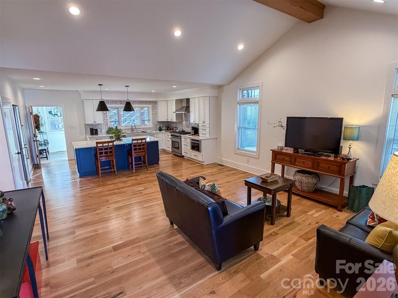 85 20th Ave NW, Hickory, NC 28601