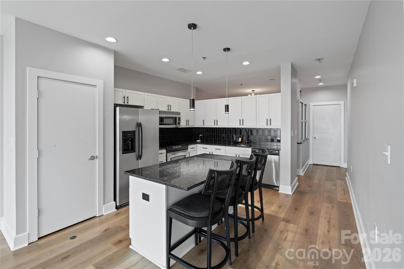 333 W Trade St #2103, Charlotte, NC 28202