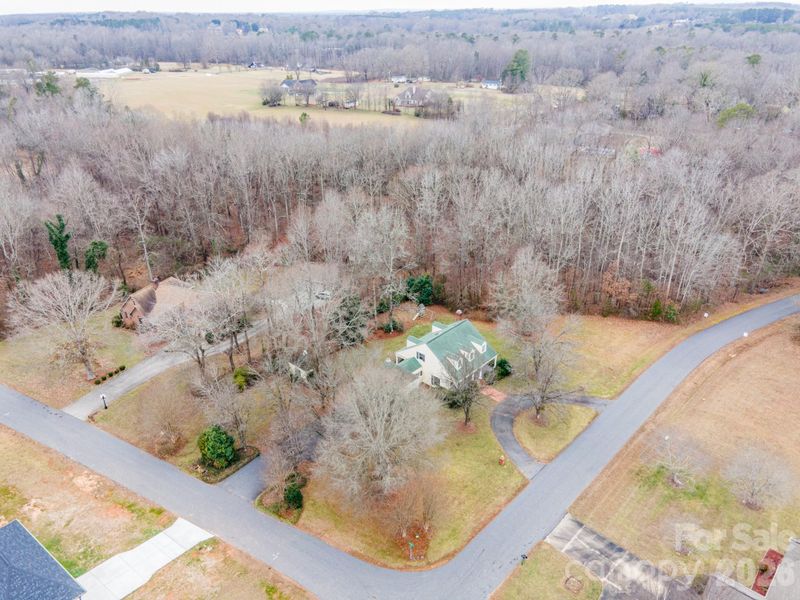 1223 Creekside Dr, Conover, NC 28613
