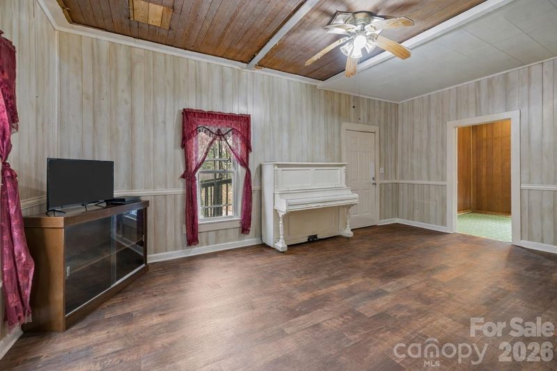 2940 Ambrose Dr, Gastonia, NC 28056
