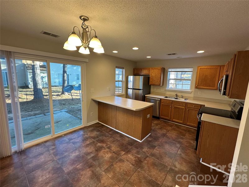 5227 Magnolia Tree Ln, Charlotte, NC 28215