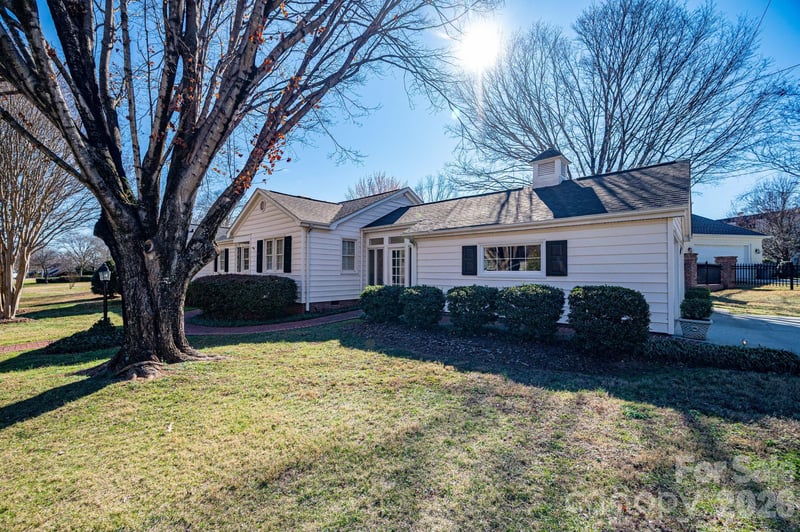 18 Circle Dr, Belmont, NC 28012