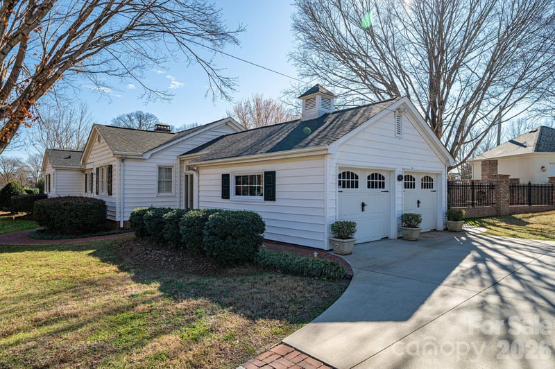 18 Circle Dr, Belmont, NC 28012