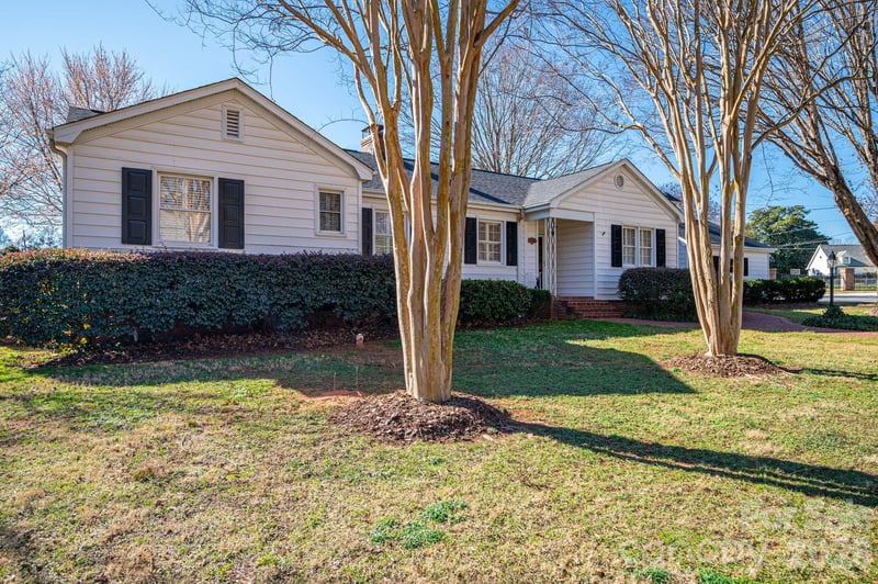 18 Circle Dr, Belmont, NC 28012