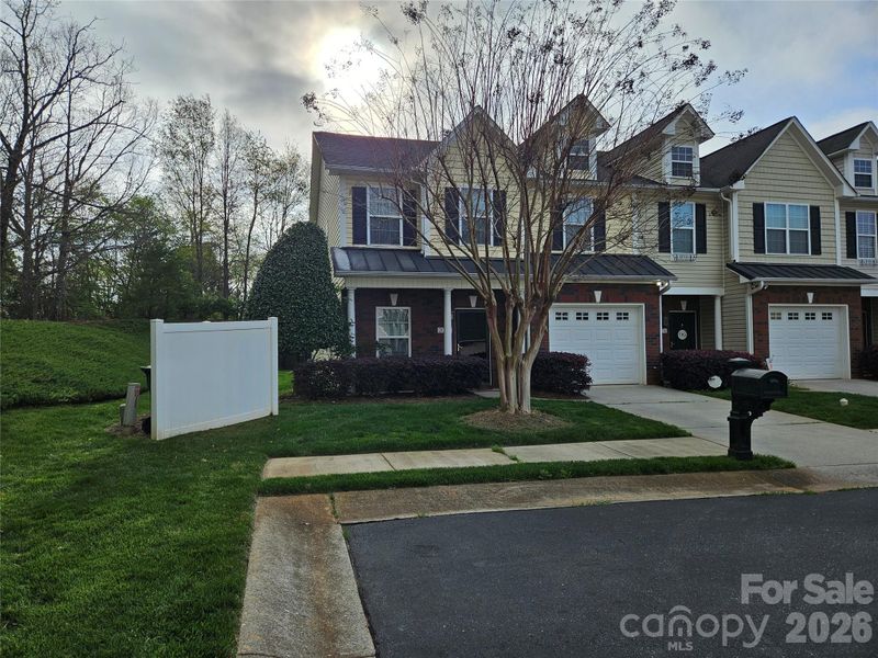2026 Talbot Ln, Hickory, NC 28602