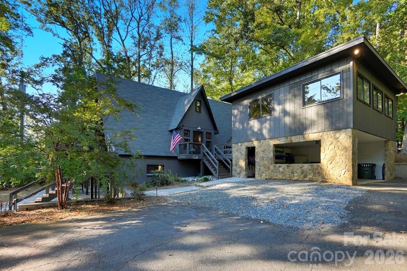 16404 Macgregor Ln, Charlotte, NC 28278