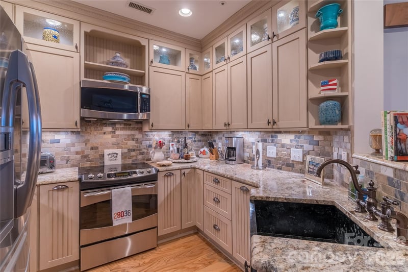 1113 Torrence Cir, Davidson, NC 28036