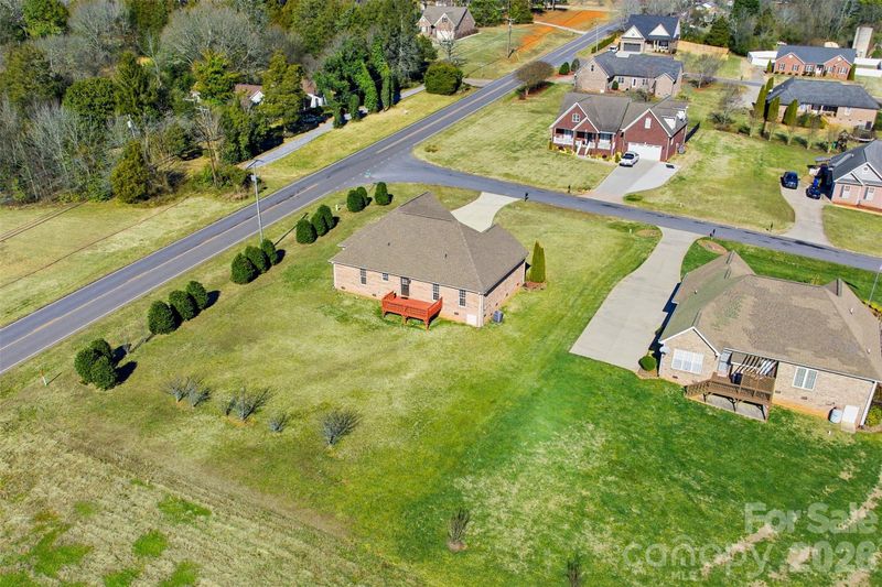 884 Clear Creek Cir, Lincolnton, NC 28092