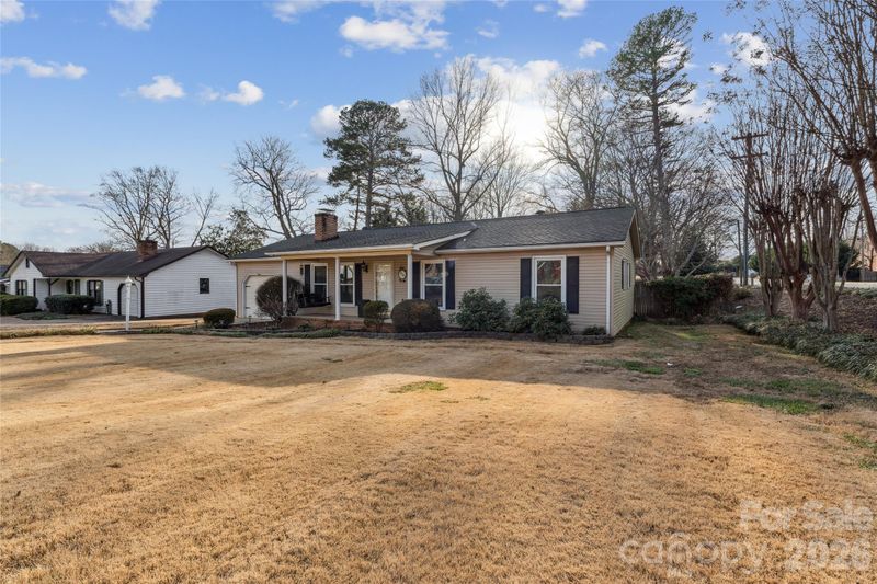 2501 Castlewood Dr, Gastonia, NC 28056