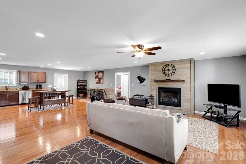 1348 Bryson Creek Dr, Mcconnells, SC 29726