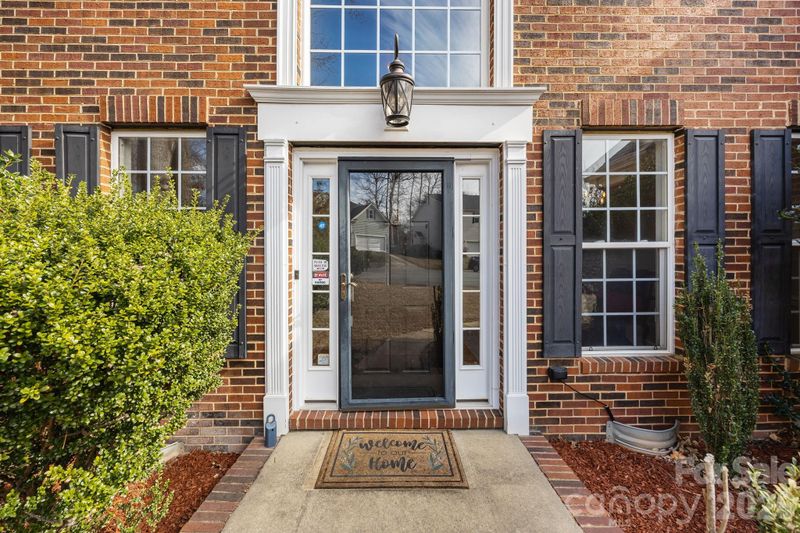 7456 Denali Ln, Charlotte, NC 28216