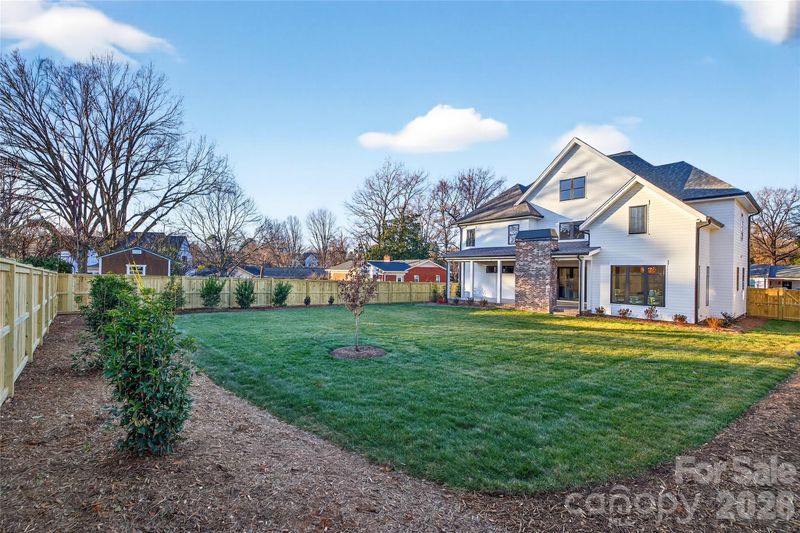 1316 Holmes Dr, Charlotte, NC 28209