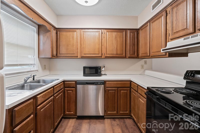 239 13th Avenue Pl NW #16, Hickory, NC 28601