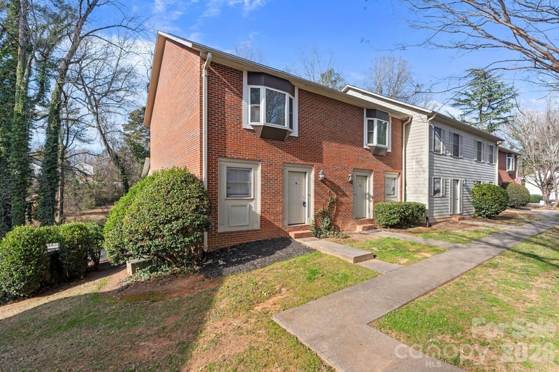 239 13th Avenue Pl NW #16, Hickory, NC 28601