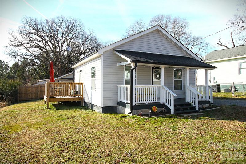112 E Hartford Ave E, Bessemer City, NC 28016