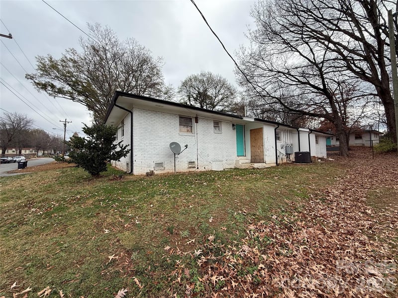 2427 Carmine St, Charlotte, NC 28206