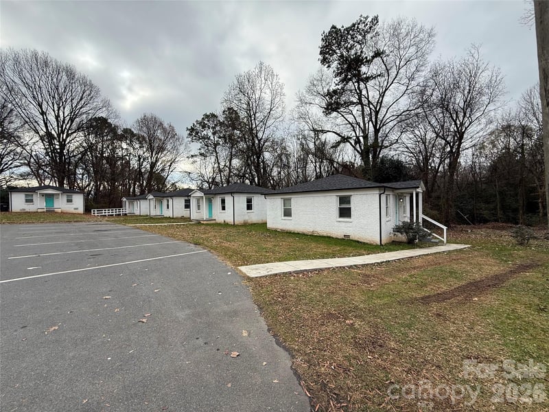 2439 Carmine St, Charlotte, NC 28206